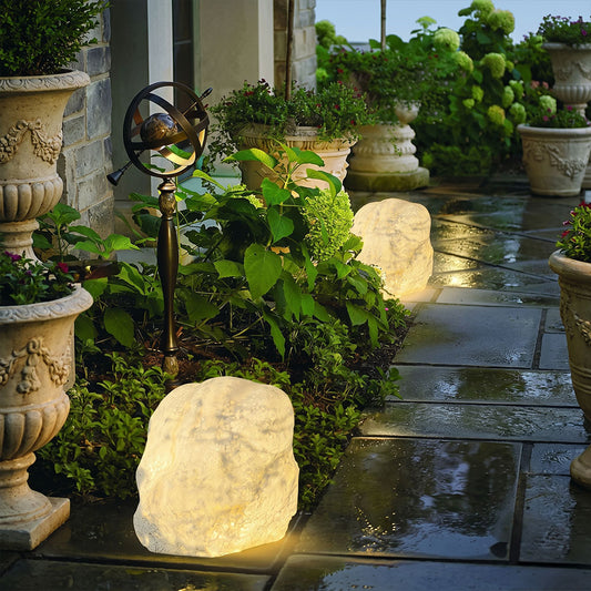 مصباح أرضي خارجي منحوت من الحجر الاصطناعي – أيريس
