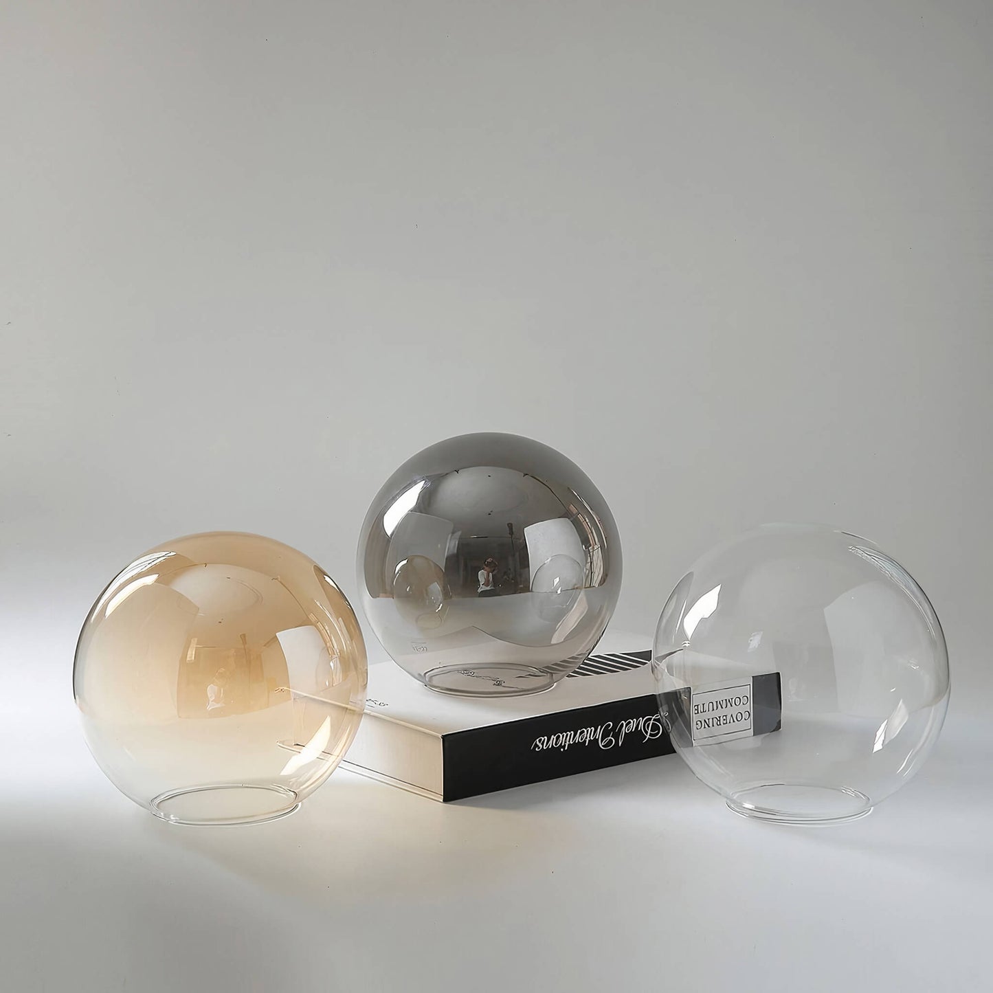 Applique Murale Ajustable Globe Verre Raffiné – Auréa