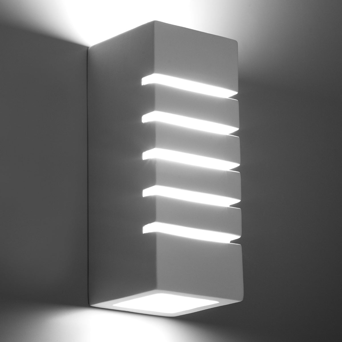 Modern white ceramic wall light – Elserra model