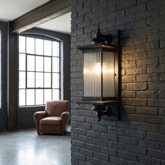 Retro Outdoor Wall Light in Black – Mirrored