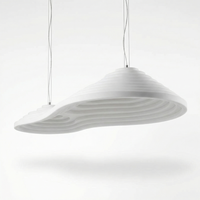 Suspension moderne en résine pour salon – Zelario