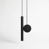 Suspension Moderne Ligne Fluide et Éclat Raffiné – Clarté Divine