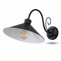 Applique murale vintage en métal pour extérieur – Alessiance