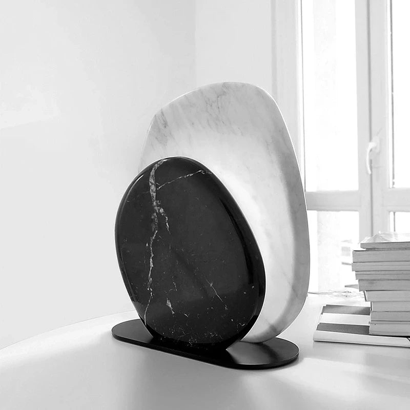 Lampe de chevet Minimaliste à Usage Quotidien – Ombre et Clarté