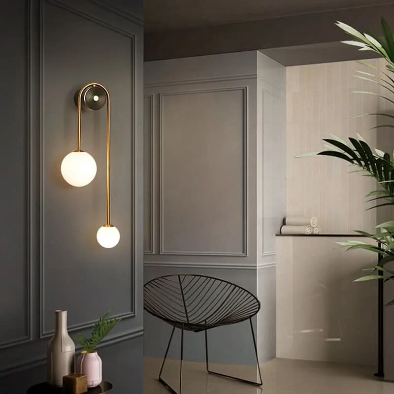 스칸디나비아 스타일의 디자인 철제 & 유리 벽등 – Rayora