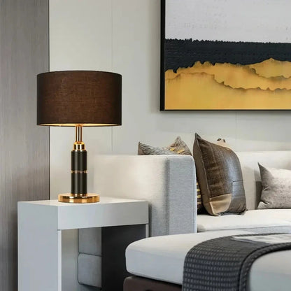 Nordisch Design Nachtkastlamp Tijdloze Elegantie Bruin – Sirocco