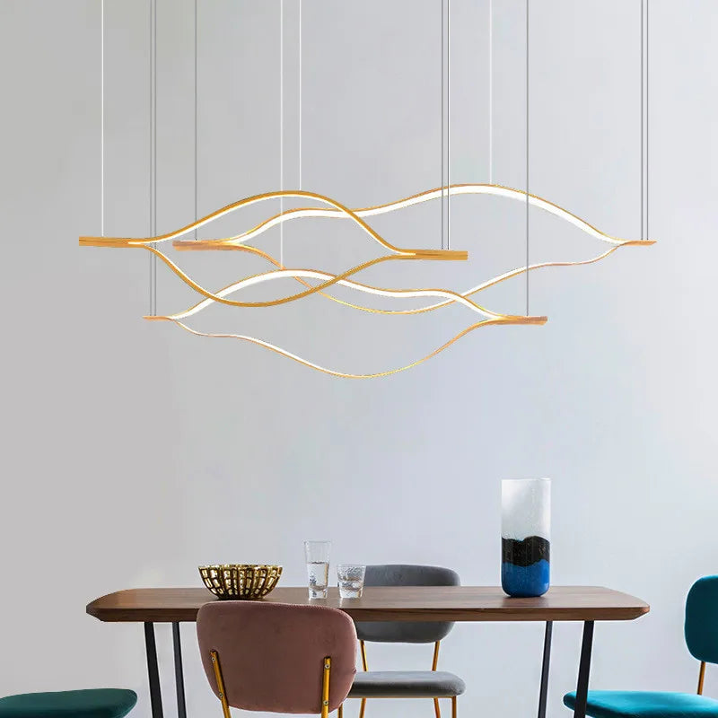 Lustre Postmoderne en Aluminium Doré  – Auralys