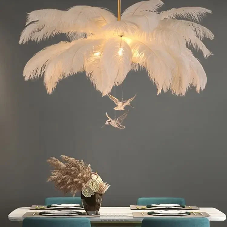 Lustre en plumes d’autruche LED blanc pour salon – Featherelle