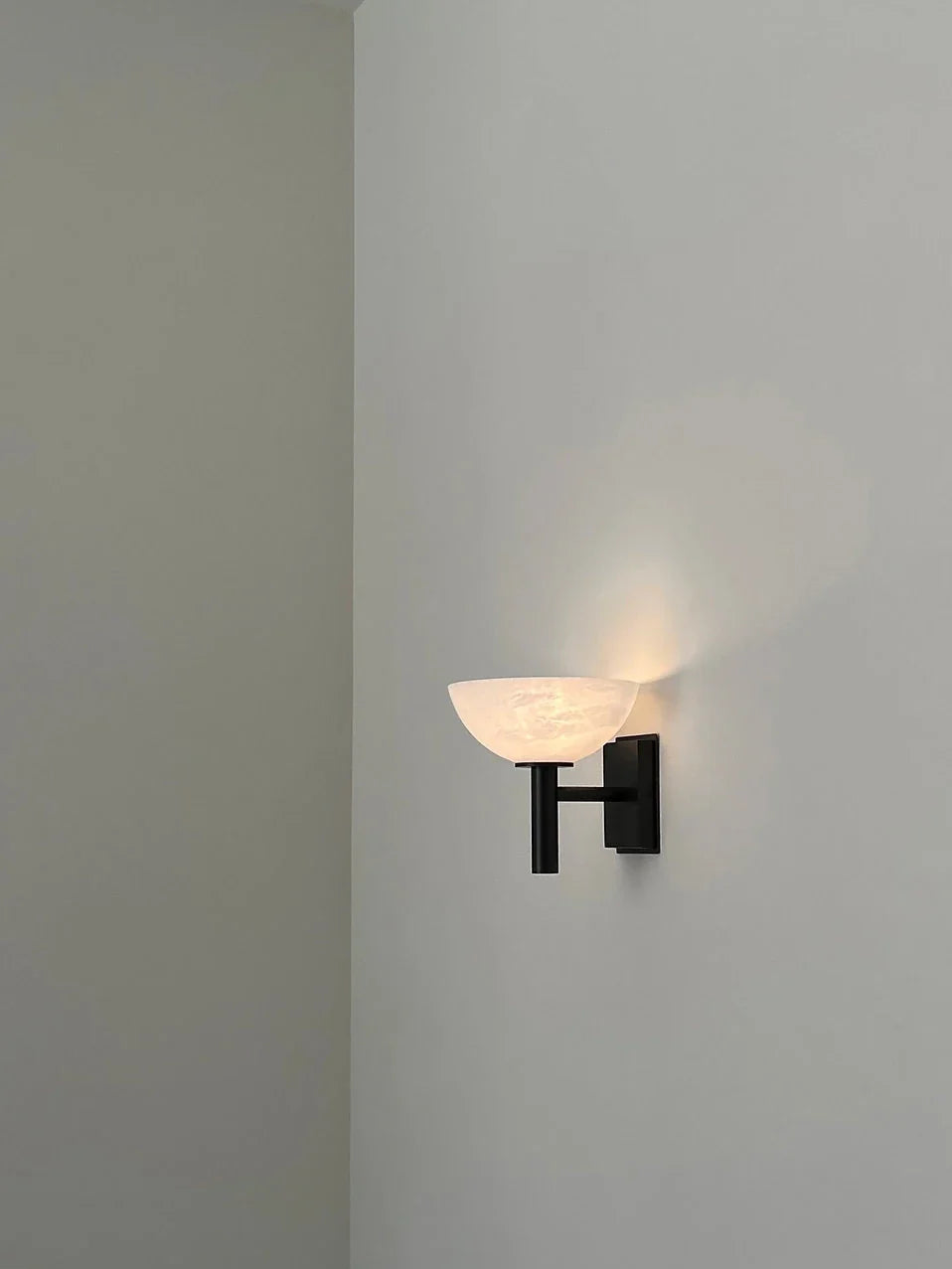 Marble and copper wall light for bedroom – Ciraluce