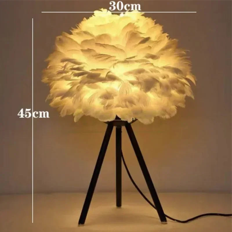 Lampe sur pied moderne en plumes pour chambre – Oriona