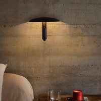 Applique murale rotative en métal noir – Zolanire