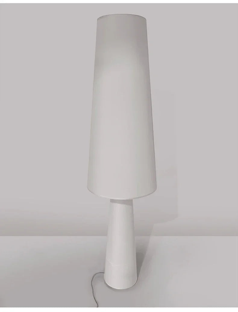 Lampe sur pied en tissu nordique pour salon – Aironde