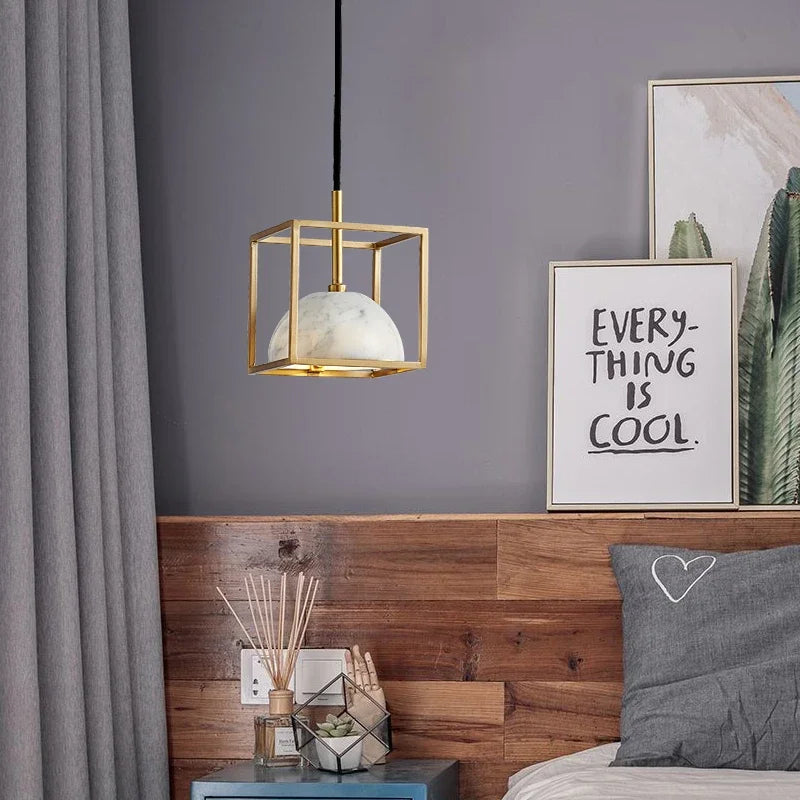 Suspension minimaliste en cuivre pour chambre – Arionelle