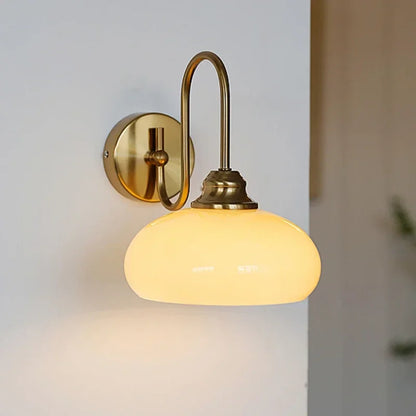 Minimalist wall sconce Eléganza in textured glass and polished metal - view 4