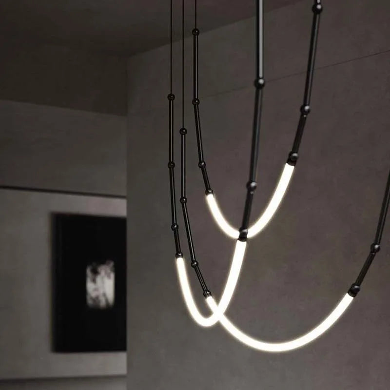 Lustre en métal noir pour salon – Curvella
