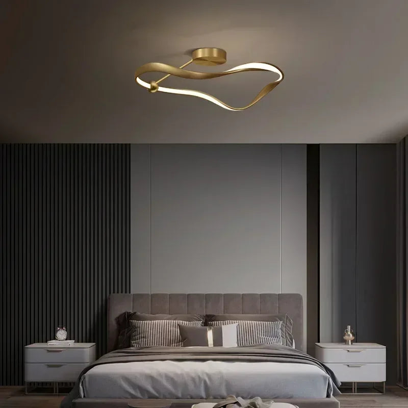 Lustre LED doré pour salons et chambres – Aurélior