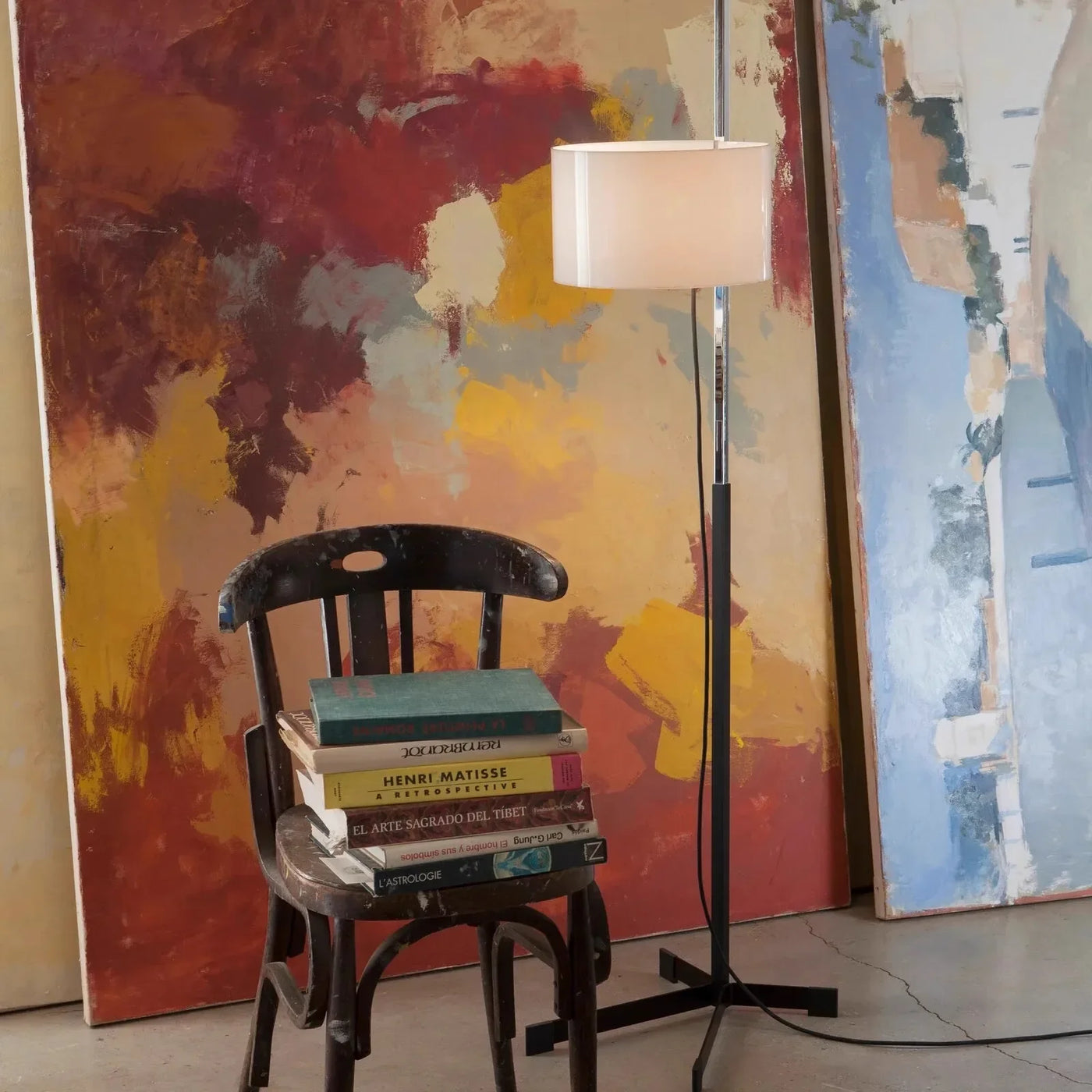 Lampe sur pied design espagnol en métal et tissu – Zelari