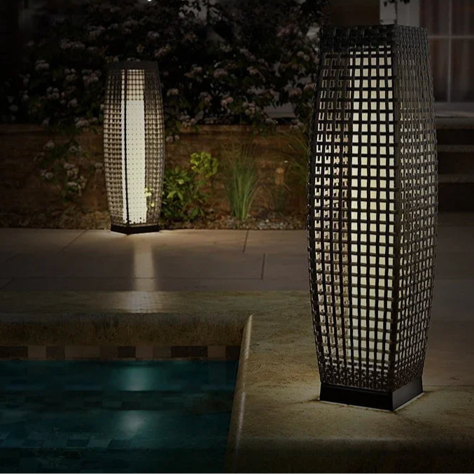 Lampe de Sol Extérieure en Rattan Imité Solaire – Orbanya
