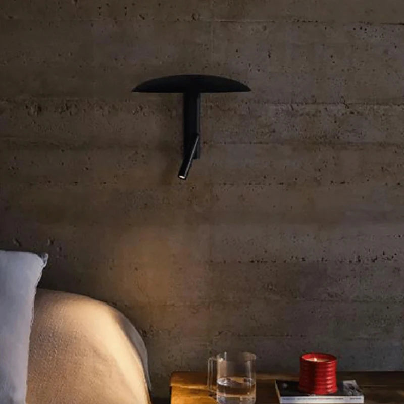 Applique murale rotative en métal noir – Zolanire