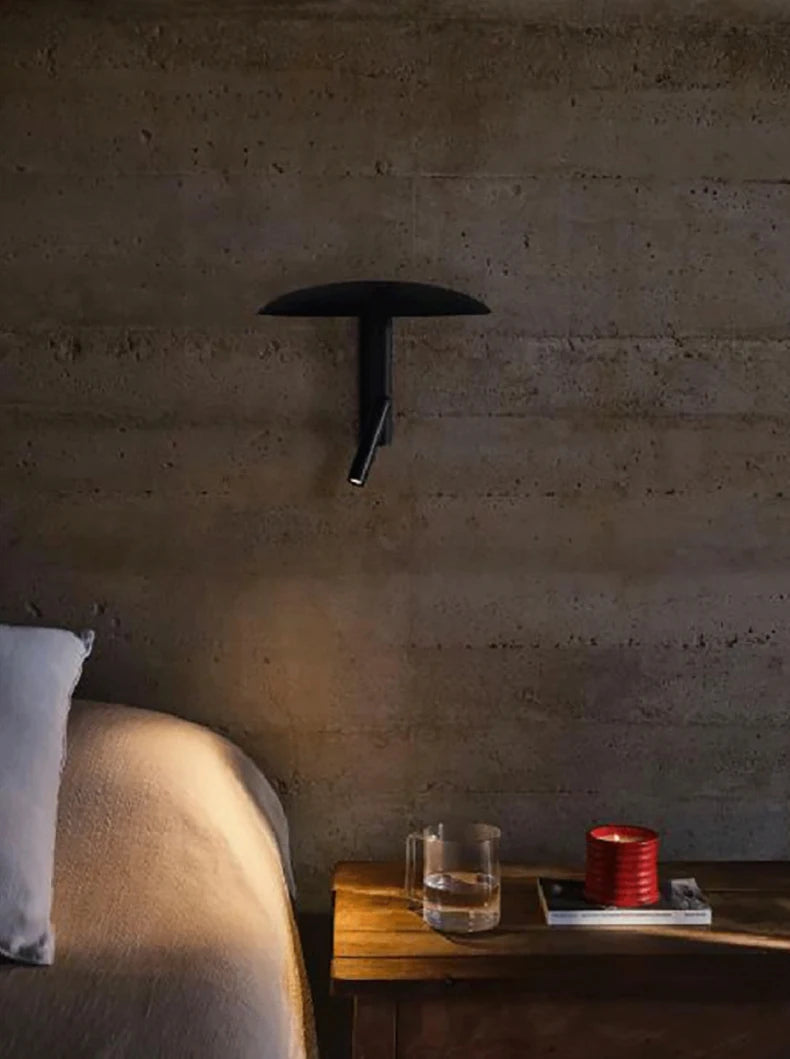 Applique murale rotative en métal noir – Zolanire