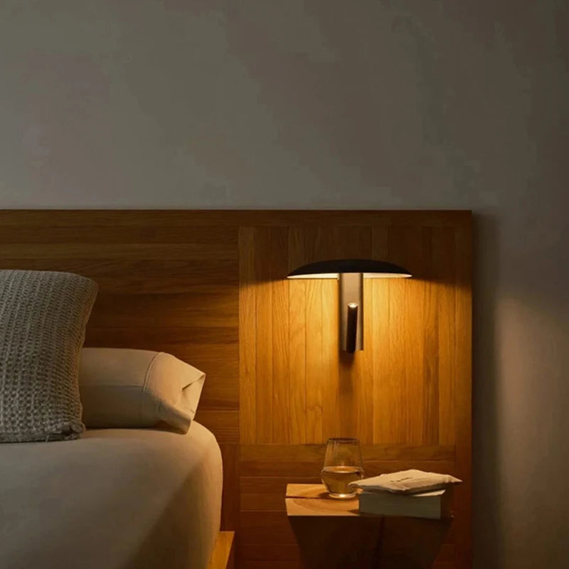 Applique murale rotative en métal noir – Zolanire