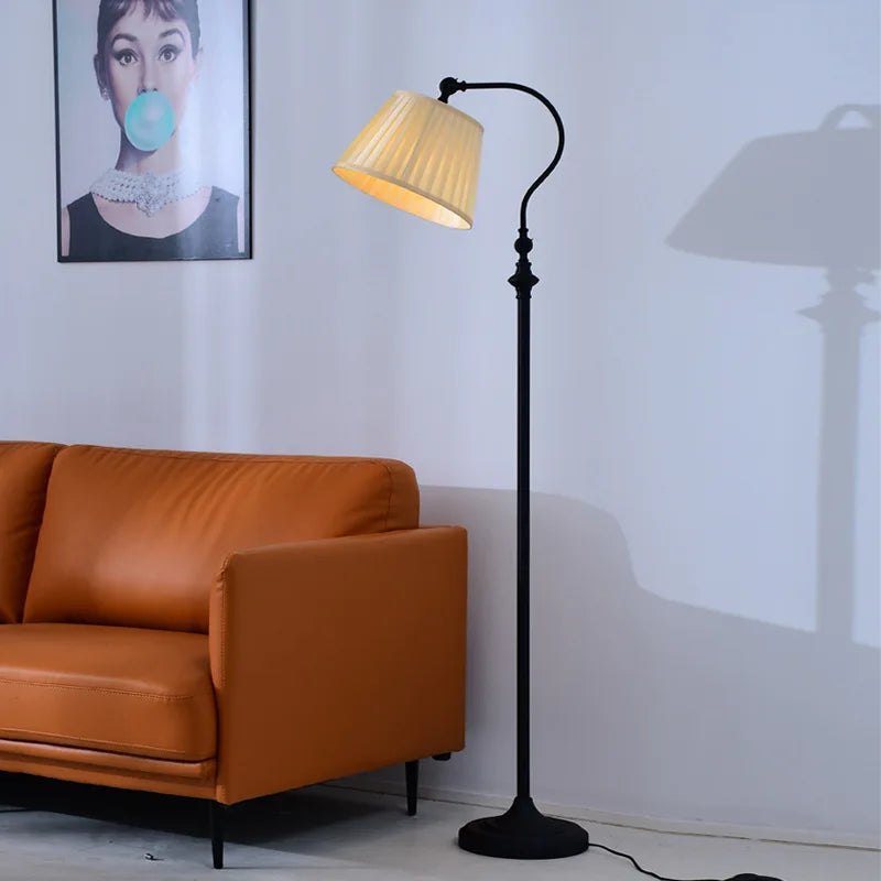 Lampadaire Scandinave à Abat-Jour Tissu Lumière Douce – Purescence

