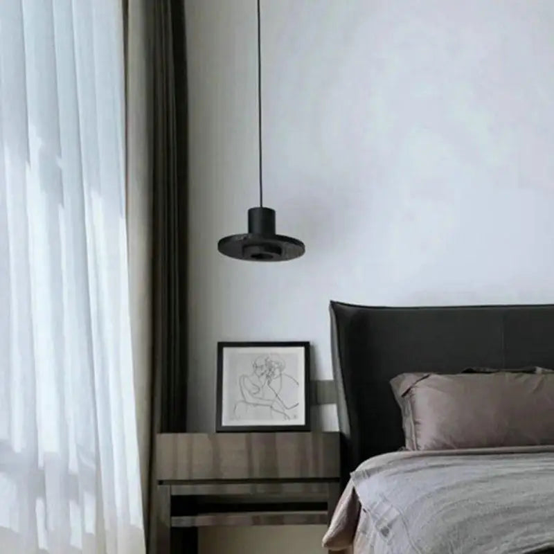 Suspension minimaliste noire pour chambre – Noctarion