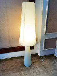 Lampe sur pied en tissu nordique pour salon – Aironde