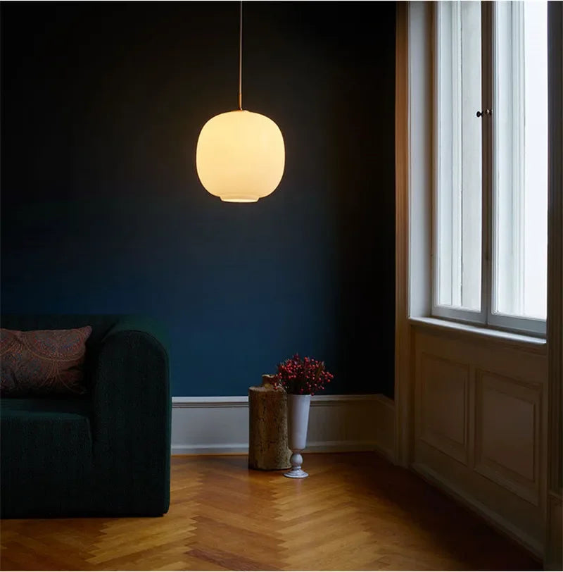 Suspension minimaliste en verre blanc pour cuisine – Solstize