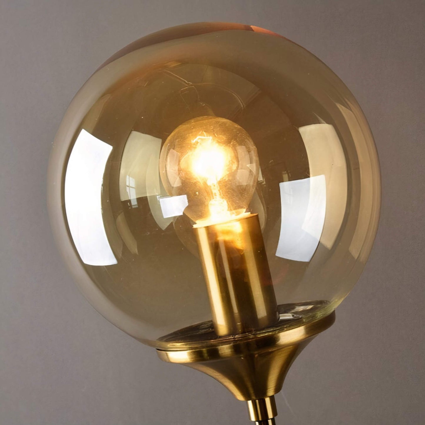 Applique Murale Ajustable Globe Verre Raffiné – Auréa