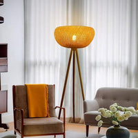 Lampadaire en rotin et métal noir pour salon – Rotanique