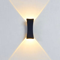 Applique Murale Minimaliste en Aluminium – Eclara