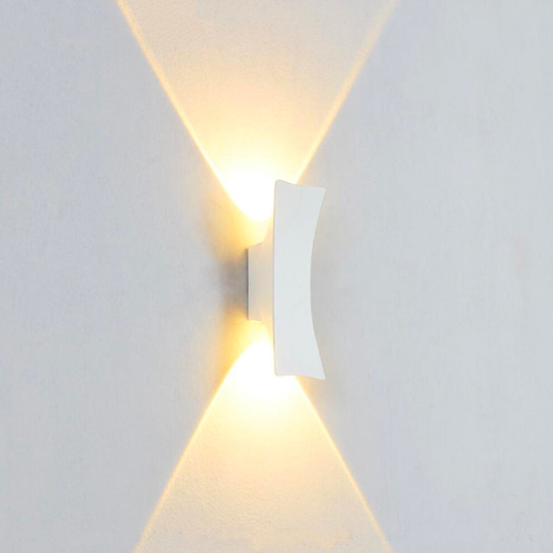 Applique Murale Minimaliste en Aluminium – Eclara